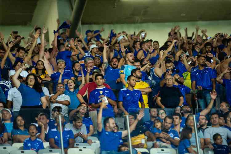 Aps crticas por preos na estreia, Cruzeiro baixa valores de ingressos para jogo contra Villa Nova